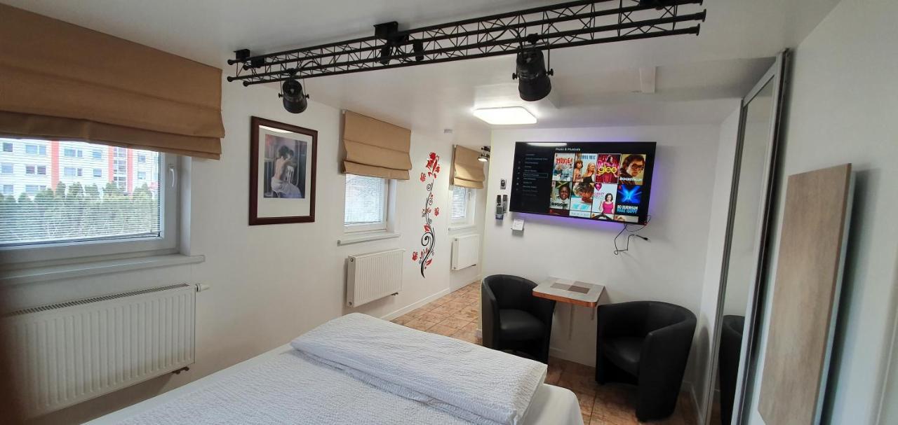 Aparthotel 3 ,, Cosy House Studio" & Parking Kaunas Bagian luar foto